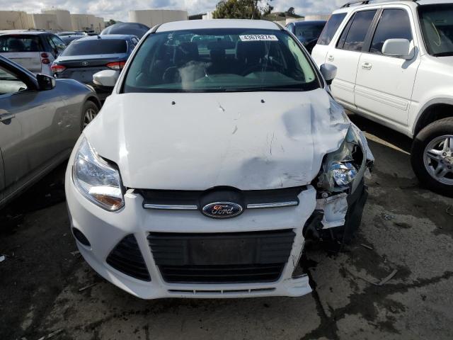 1FADP3F28DL285581 - 2013 FORD FOCUS SE WHITE photo 5