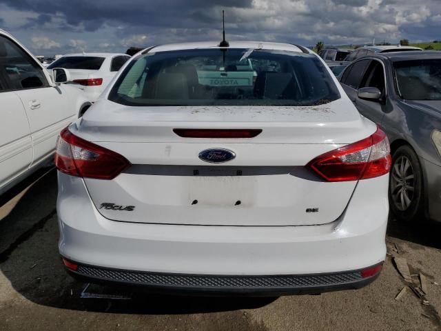 1FADP3F28DL285581 - 2013 FORD FOCUS SE WHITE photo 6