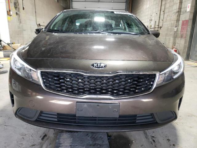 3KPFL4A76HE104502 - 2017 KIA FORTE LX BROWN photo 5