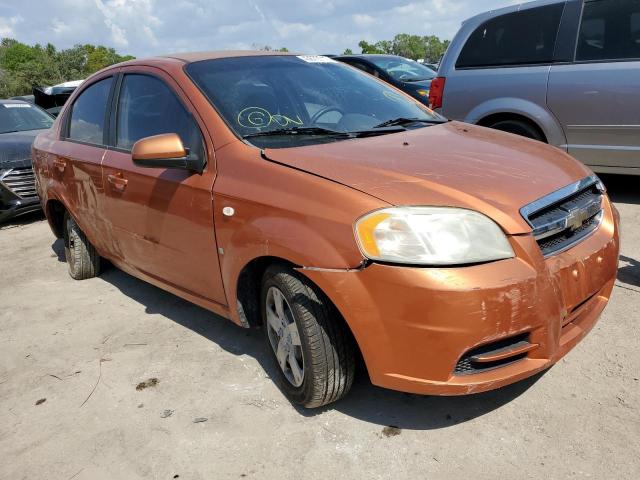 KL1TD56638B075910 - 2008 CHEVROLET AVEO BASE ORANGE photo 4