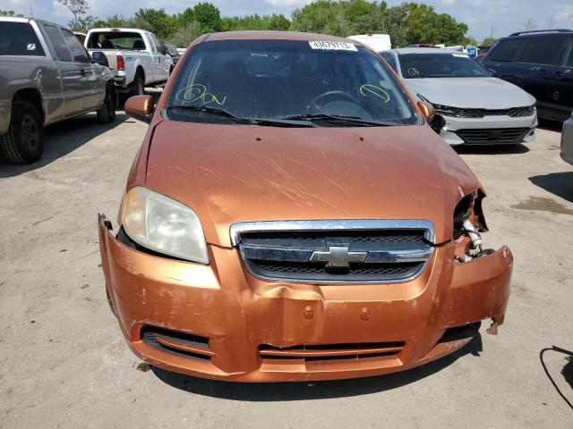 KL1TD56638B075910 - 2008 CHEVROLET AVEO BASE ORANGE photo 5
