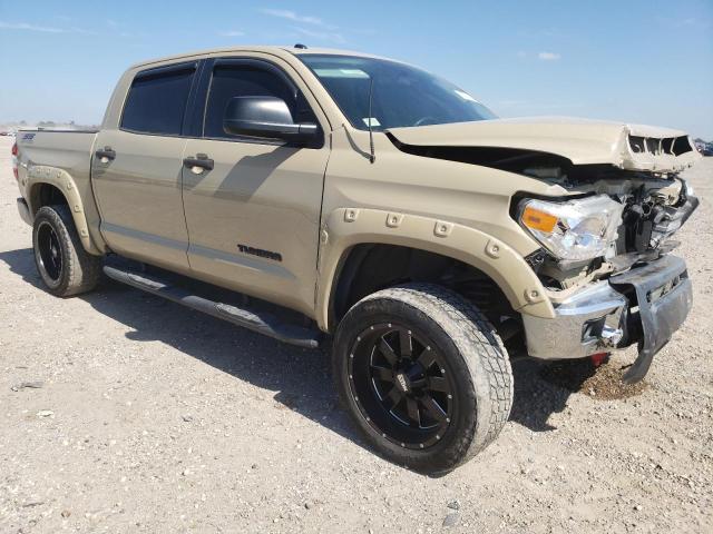 5TFEM5F13HX117923 - 2017 TOYOTA TUNDRA CREWMAX SR5 TAN photo 4