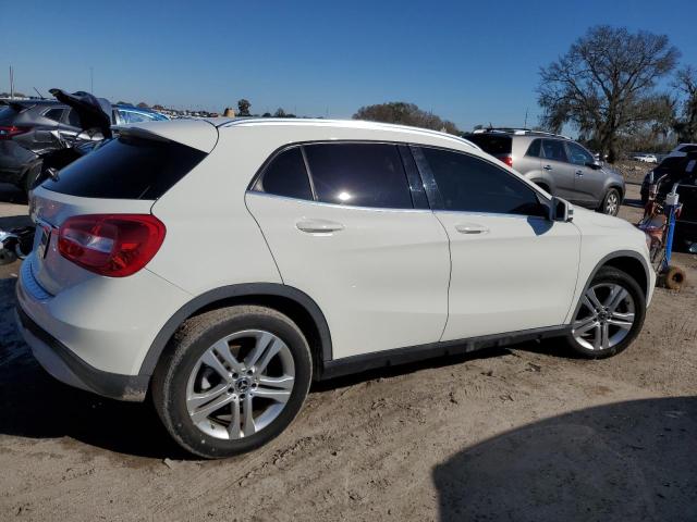 WDCTG4EB1JJ447484 - 2018 MERCEDES-BENZ GLA 250 WHITE photo 3