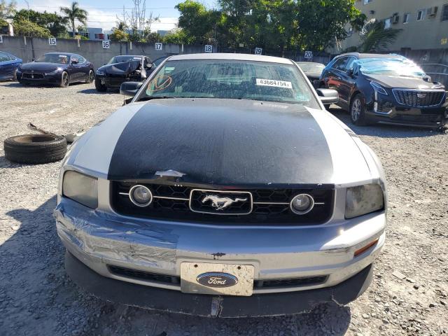 1ZVHT80N665168920 - 2006 FORD MUSTANG SILVER photo 5