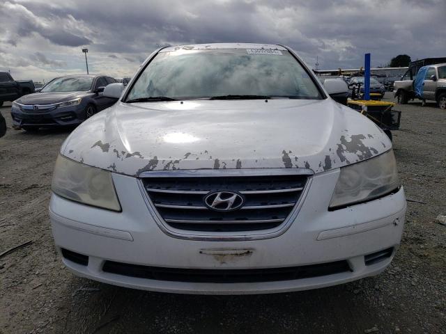 5NPET4AC3AH581897 - 2010 HYUNDAI SONATA GLS WHITE photo 5