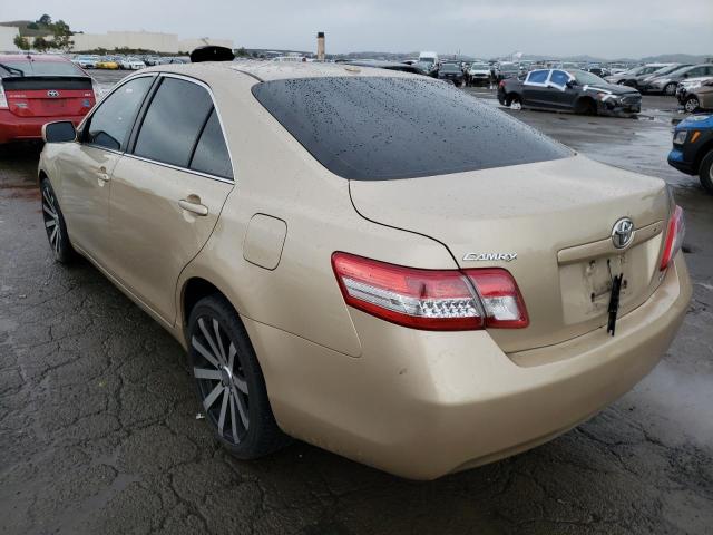 4T1BF3EK0BU680007 - 2011 TOYOTA CAMRY BASE BEIGE photo 2