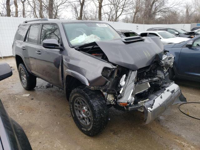 JTEBU5JR8K5670873 - 2019 TOYOTA 4RUNNER SR5 GRAY photo 4