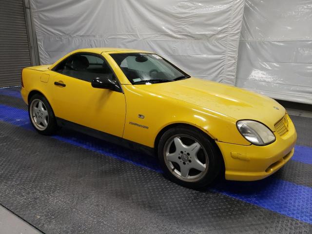 WDBKK47FXXF122245 - 1999 MERCEDES-BENZ SLK 230 KOMPRESSOR YELLOW photo 4