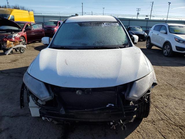 KNMAT2MV4GP609848 - 2016 NISSAN ROGUE S WHITE photo 5