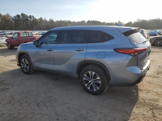 5TDGZRAH4NS108719 - 2022 TOYOTA HIGHLANDER XLE SILVER photo 2