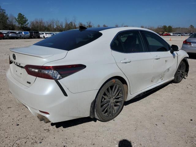 4T1K61AK5MU433501 - 2021 TOYOTA CAMRY XSE WHITE photo 3