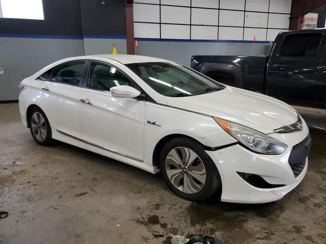 KMHEC4A4XDA085690 - 2013 HYUNDAI SONATA HYBRID WHITE photo 4