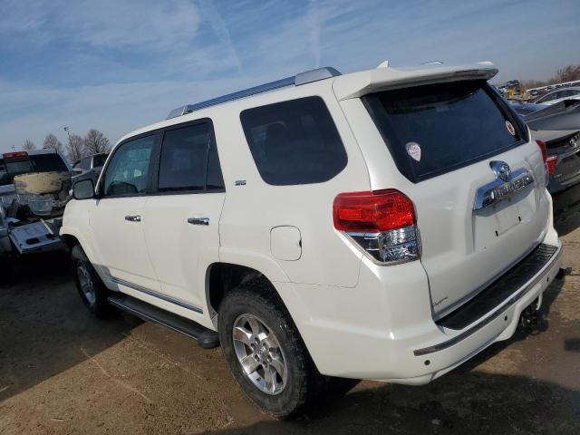 JTEBU5JR1B5064220 - 2011 TOYOTA 4RUNNER SR5 WHITE photo 2