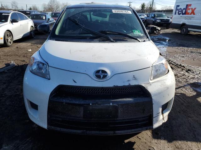 JTKKU10488J005046 - 2008 TOYOTA SCION XD WHITE photo 5