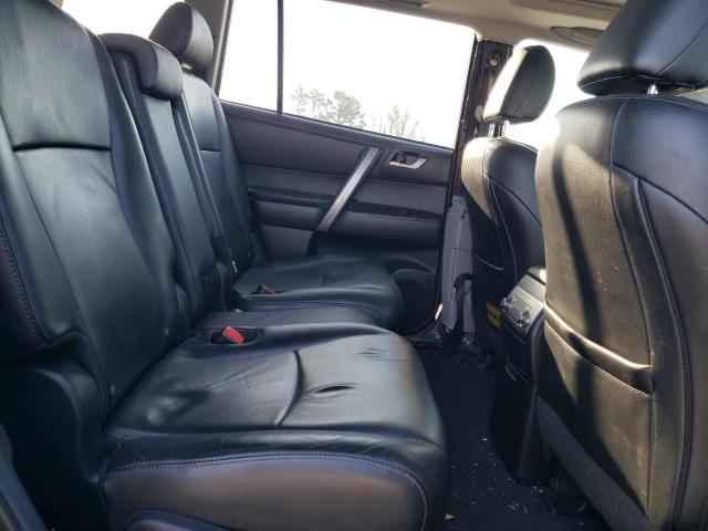 5TDBK3EH8DS217916 - 2013 TOYOTA HIGHLANDER BASE Bordeaux photo 11