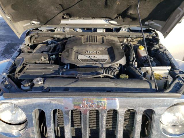 1C4HJWEG9JL893987 - 2018 JEEP WRANGLER U SAHARA SILVER photo 12