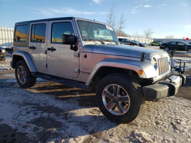 1C4HJWEG9JL893987 - 2018 JEEP WRANGLER U SAHARA SILVER photo 4