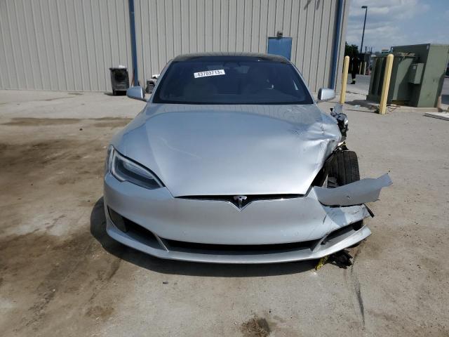 5YJSA1E10HF180381 - 2017 TESLA MODEL S Արծաթագույն լուսանկար 5