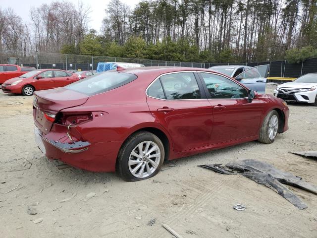 4T1C11AK3NU657628 - 2022 TOYOTA CAMRY LE RED photo 3