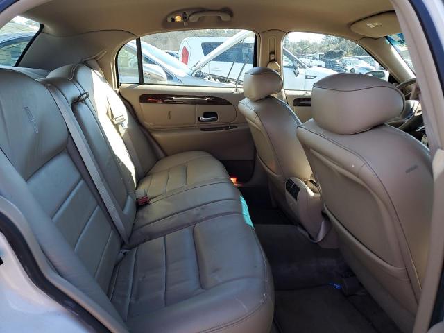 1LNHM81W11Y727557 - 2001 LINCOLN TOWN CAR EXECUTIVE Weiß Foto 10