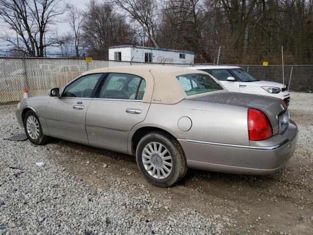 1LNHM82W33Y642155 - 2003 LINCOLN TOWN CAR SIGNATURE TAN photo 2