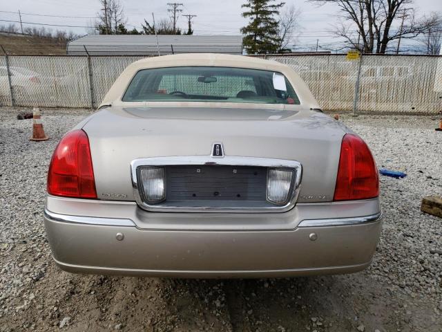 1LNHM82W33Y642155 - 2003 LINCOLN TOWN CAR SIGNATURE TAN photo 6