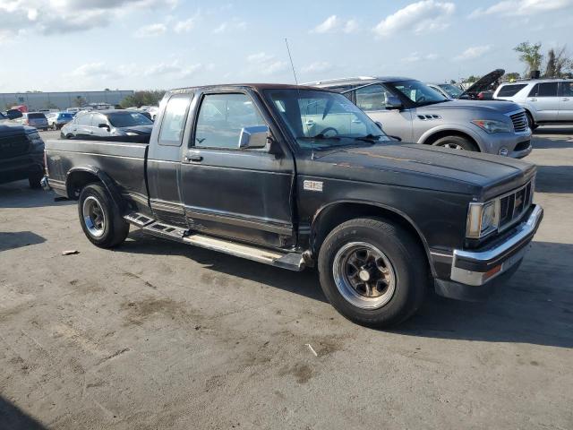 1GTCS19Z4J8532272 - 1988 GMC S TRUCK S15 BLACK photo 4