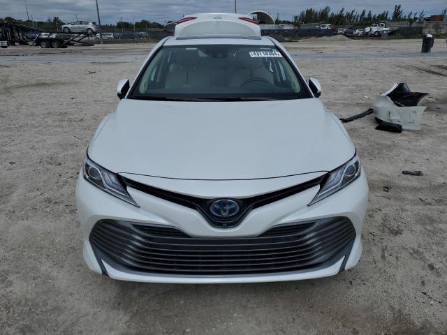 4T1F31AK1LU017969 - 2020 TOYOTA CAMRY XLE WHITE photo 5