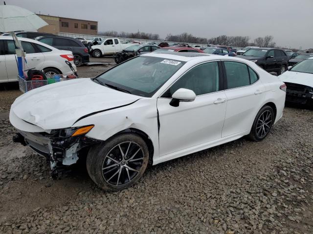 4T1T11AK9PU750222 - 2023 TOYOTA CAMRY SE NIGHT SHADE WHITE photo 1