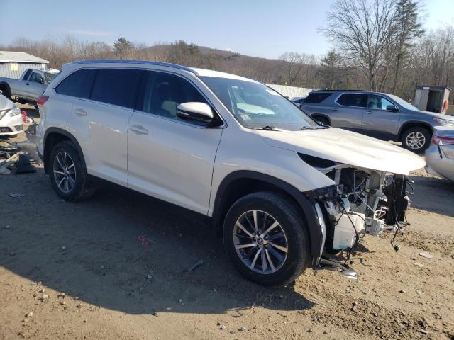 5TDJZRFH6KS593178 - 2019 TOYOTA HIGHLANDER SE WHITE photo 4