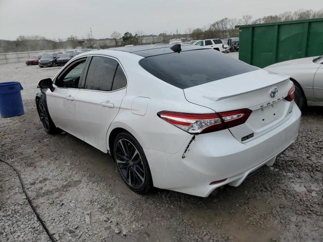 4T1KZ1AK1LU042092 - 2020 TOYOTA CAMRY TRD WHITE photo 2