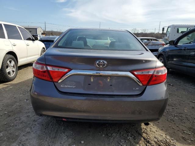 4T1BF1FK2HU641446 - 2017 TOYOTA CAMRY LE GRAY photo 6