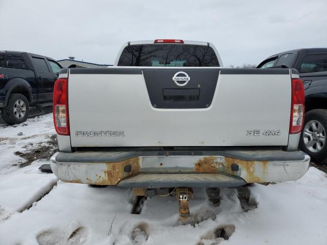 1N6AD0FV2AC433957 - 2010 NISSAN FRONTIER CREW CAB SE SILVER photo 6