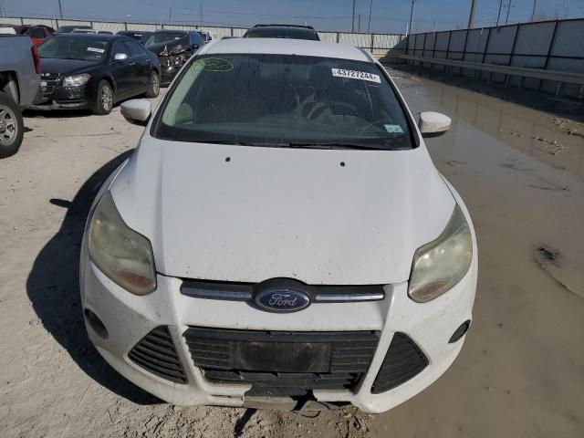 1FADP3F28DL159320 - 2013 FORD FOCUS SE WHITE photo 5