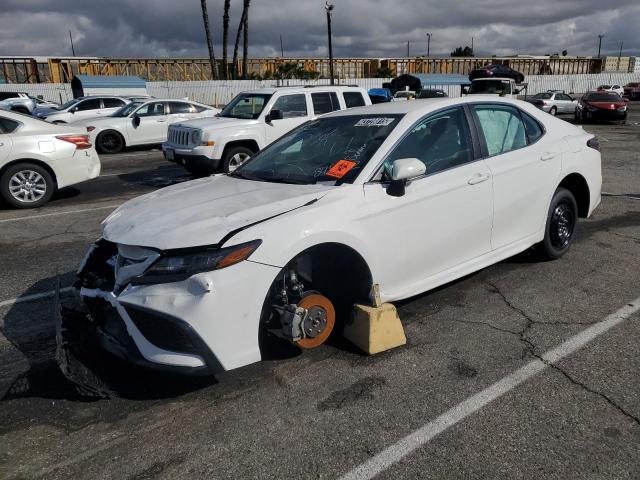 4T1G11AK1RU845572 - 2024 TOYOTA CAMRY SE NIGHT SHADE WHITE photo 1