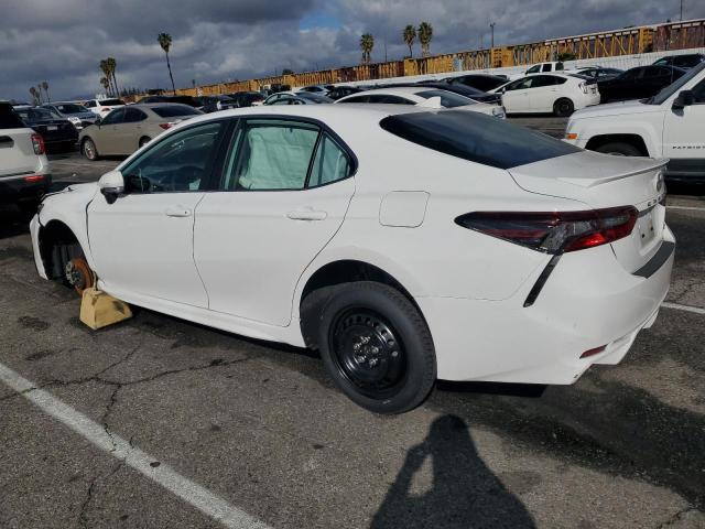 4T1G11AK1RU845572 - 2024 TOYOTA CAMRY SE NIGHT SHADE WHITE photo 2