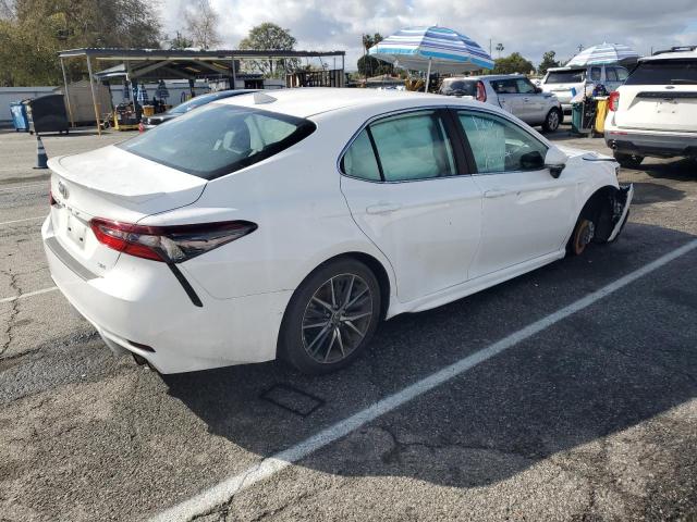 4T1G11AK1RU845572 - 2024 TOYOTA CAMRY SE NIGHT SHADE WHITE photo 3