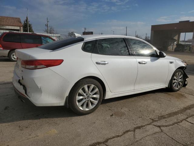 5XXGU4L38JG225430 - 2018 KIA OPTIMA EX WHITE photo 3