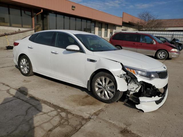 5XXGU4L38JG225430 - 2018 KIA OPTIMA EX WHITE photo 4