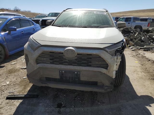 4T3B6RFV7NU096047 - 2022 TOYOTA RAV4 XLE PREMIUM WHITE photo 5