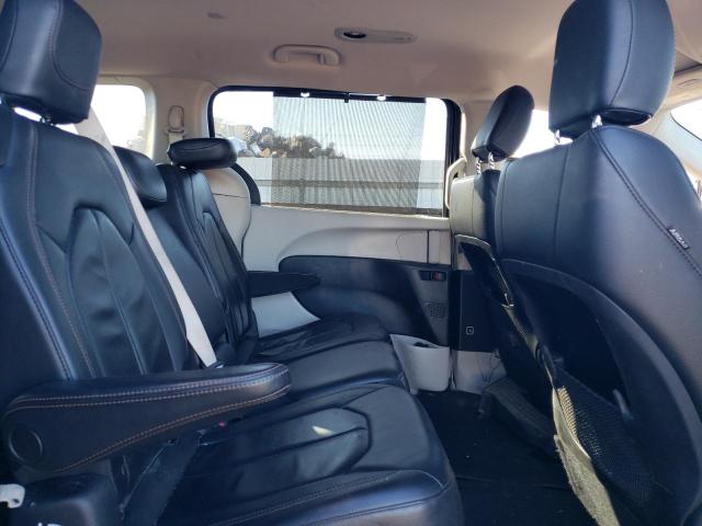 2C4RC1BG6JR257184 - 2018 CHRYSLER PACIFICA TOURING L BLACK photo 11