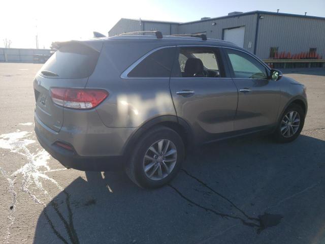 5XYPG4A52GG156833 - 2016 KIA SORENTO LX GRAY photo 3