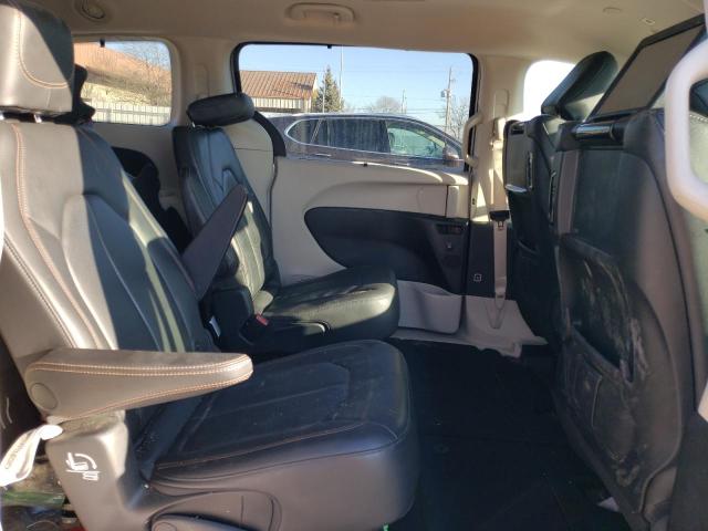 2C4RC1EG7JR315444 - 2018 CHRYSLER PACIFICA TOURING L PLUS SILVER photo 10