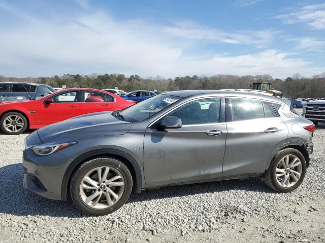 SJKCH5CP3JA052369 - 2018 INFINITI QX30 BASE GRAY photo 1