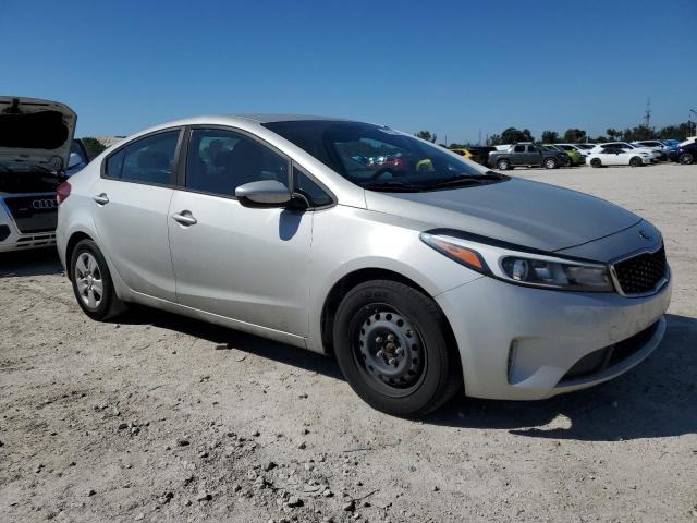 3KPFK4A74HE119180 - 2017 KIA FORTE LX SILVER photo 4