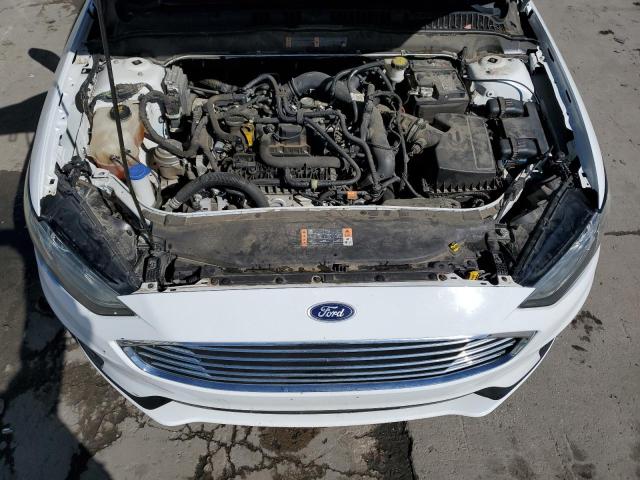 3FA6P0HD8KR185839 - 2019 FORD FUSION SE WHITE photo 11