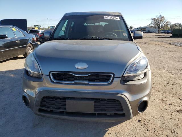 KNDJT2A57D7632203 - 2013 KIA SOUL GRAY photo 5