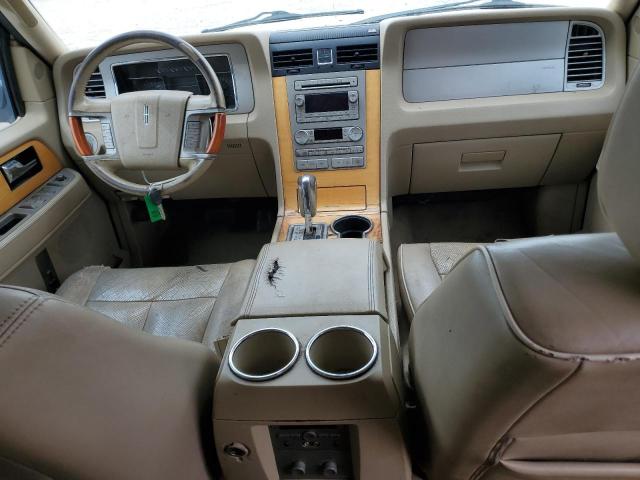 5LMFU27578LJ03334 - 2008 LINCOLN NAVIGATOR თეთრი ფოტო 8