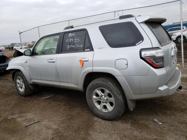 JTEEU5JR8M5243726 - 2021 TOYOTA 4RUNNER SR SILVER photo 2