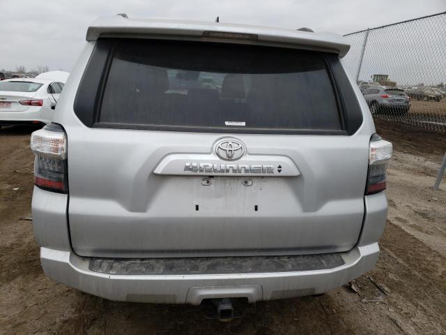 JTEEU5JR8M5243726 - 2021 TOYOTA 4RUNNER SR SILVER photo 6